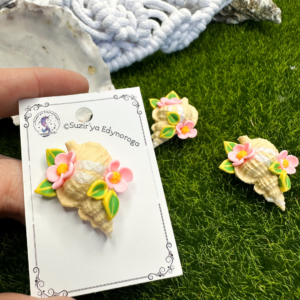 Магніт-тримач для голок “Мушля з квіткою” (арт. 147)